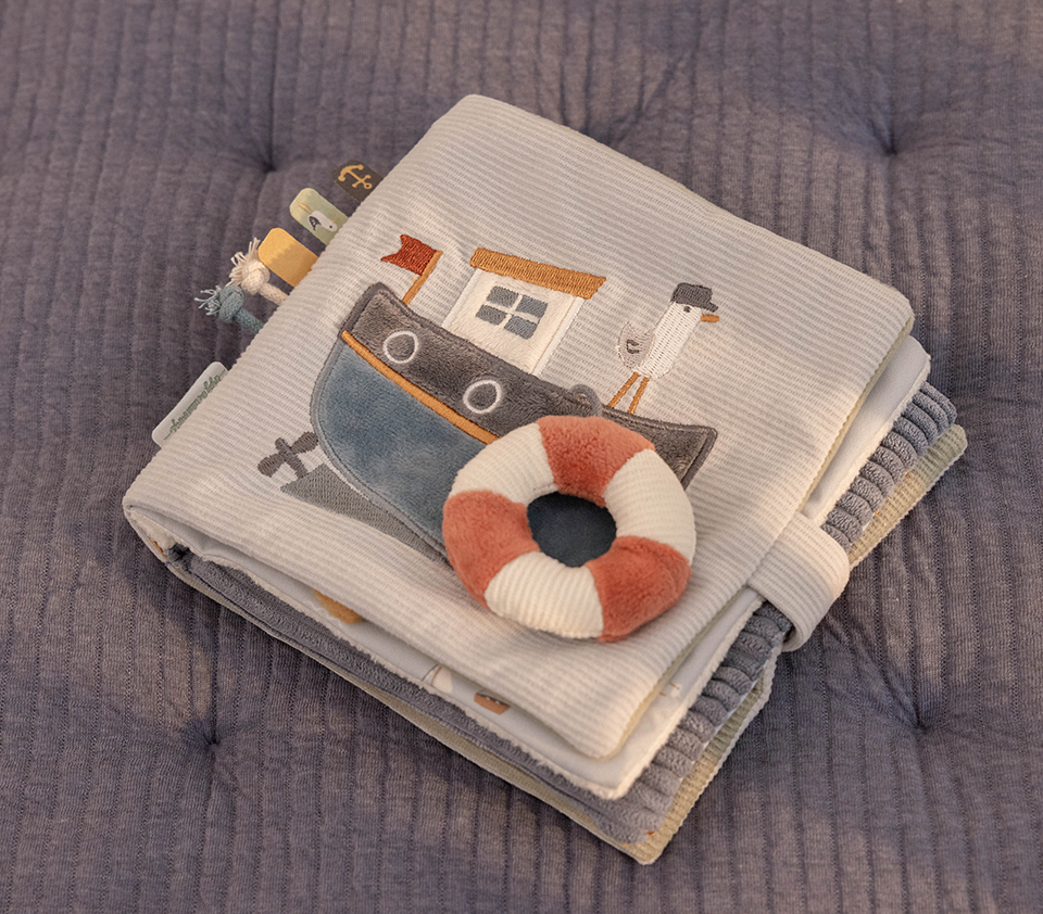 Little Dutch pehme mänguraamat suur